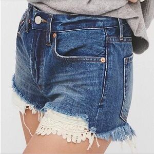 Free people Bohemian We the Free Denim boyfriend Shorts 29 button fly crochet